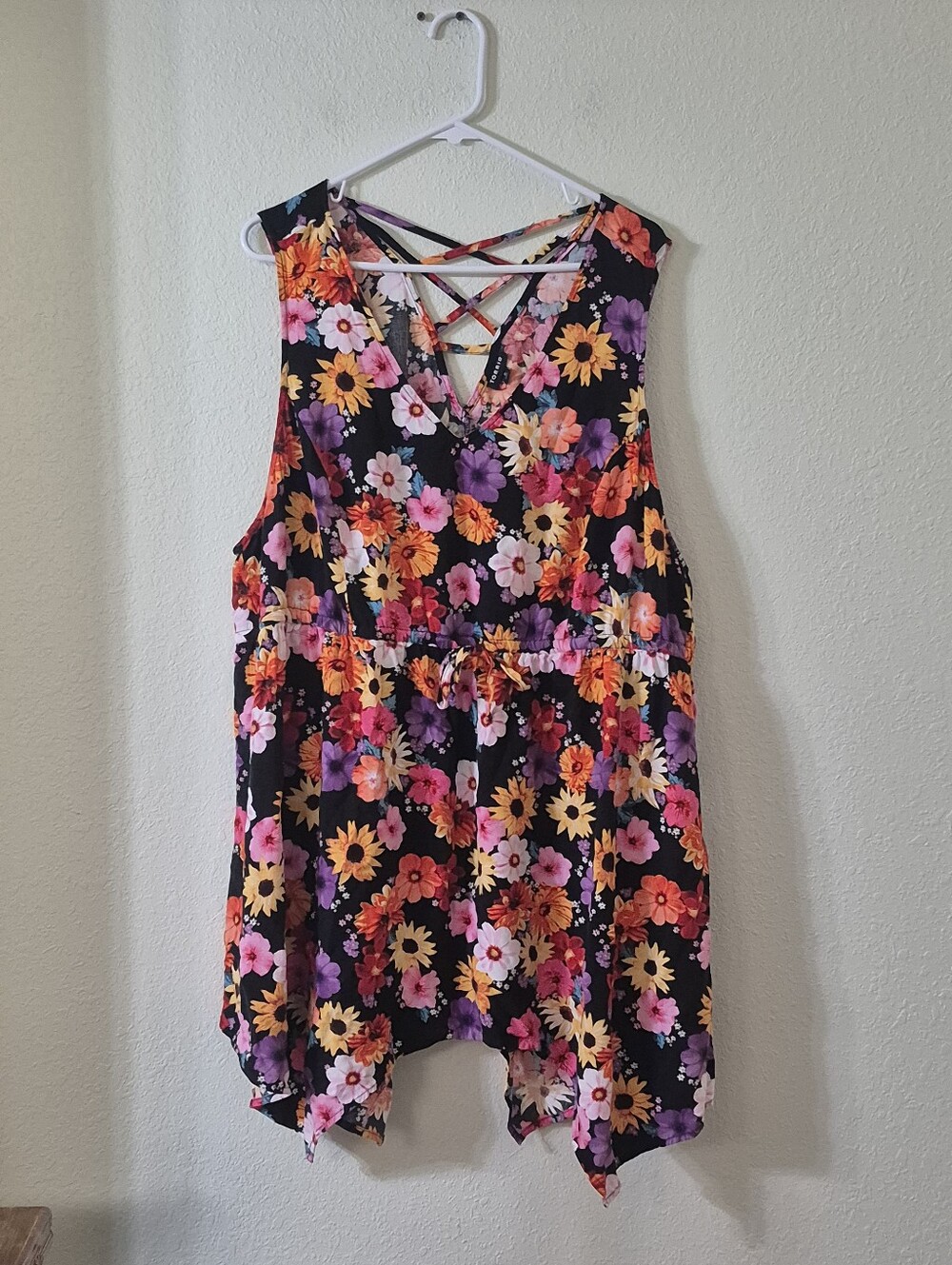torrid Black Floral Sleeveless V-Neck Tunic with Crisscross Back